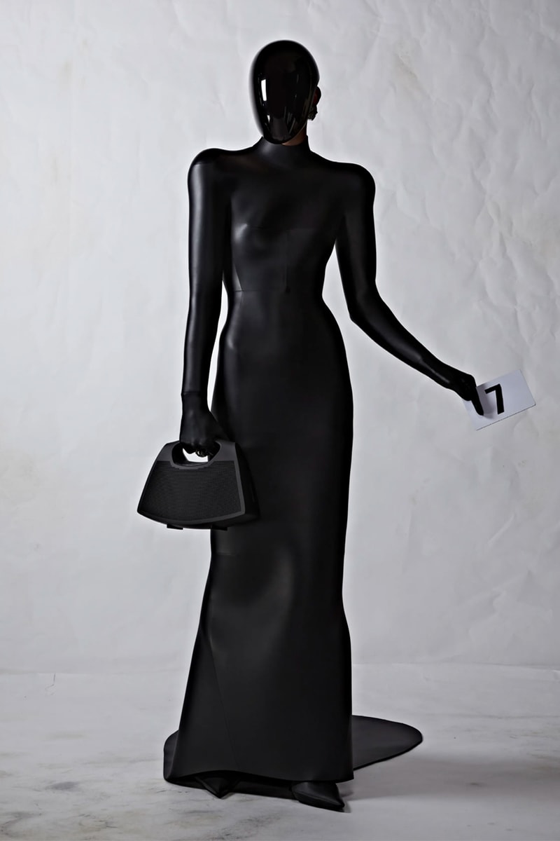 뎀나가 선보이는 발렌시아가의 51번째 오트 쿠튀르 컬렉션 런웨이, demna, balenciaga, 오뜨 꾸뛰르, 메르세데스-AMG, 뱅앤올룹슨