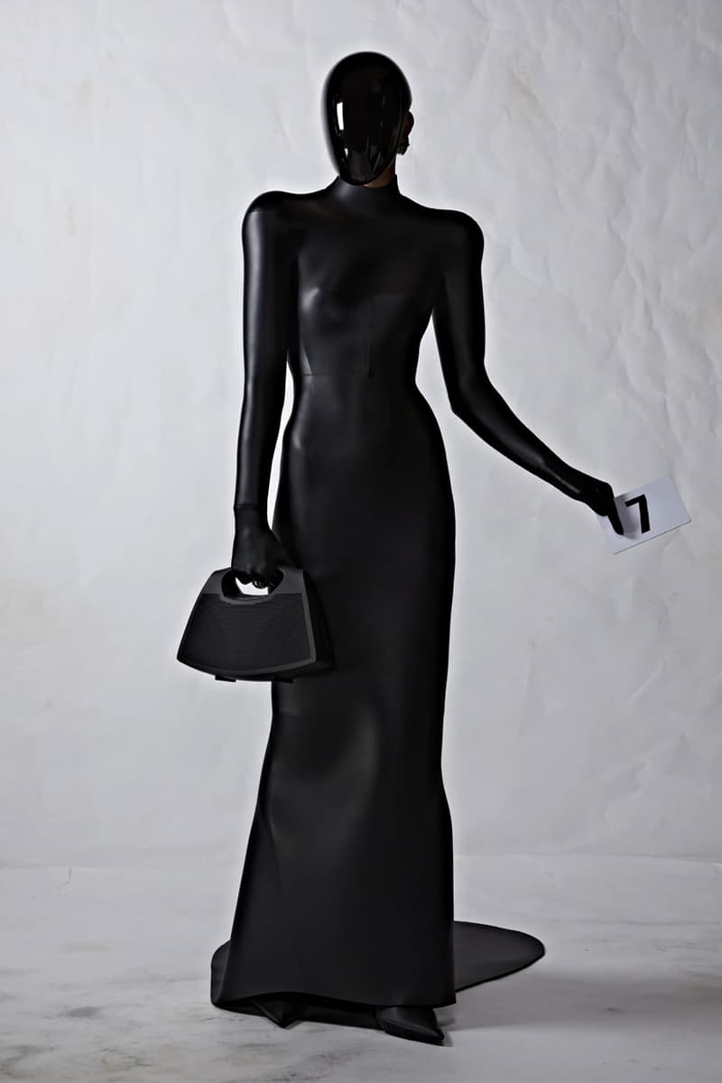 뎀나가 선보이는 발렌시아가의 51번째 오트 쿠튀르 컬렉션 런웨이, demna, balenciaga, 오뜨 꾸뛰르, 메르세데스-AMG, 뱅앤올룹슨