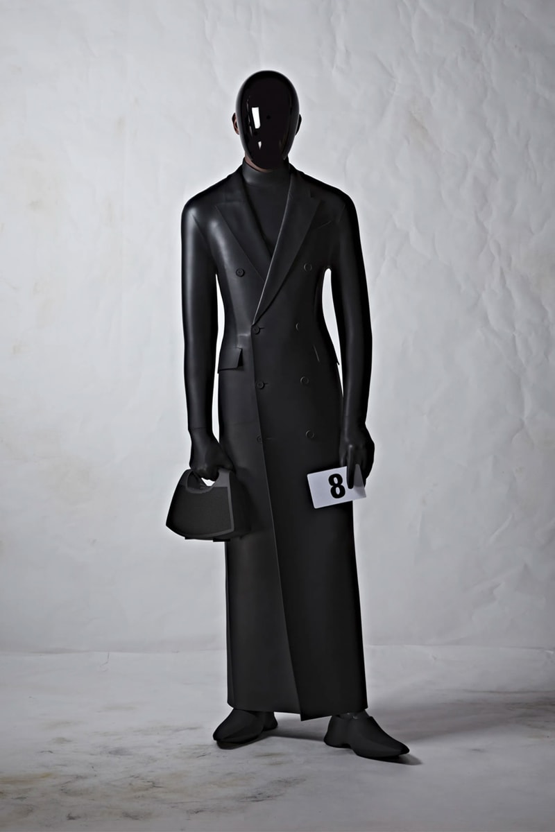뎀나가 선보이는 발렌시아가의 51번째 오트 쿠튀르 컬렉션 런웨이, demna, balenciaga, 오뜨 꾸뛰르, 메르세데스-AMG, 뱅앤올룹슨