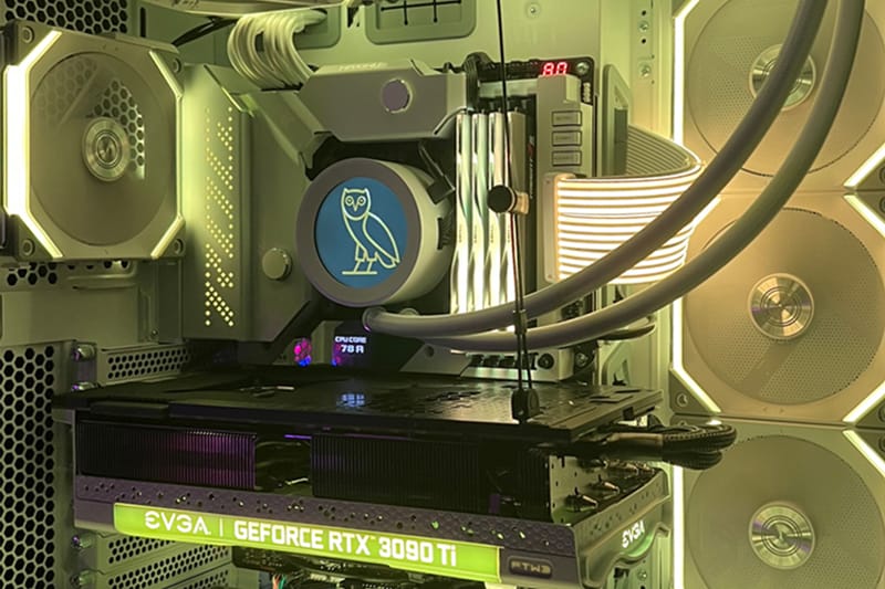 드레이크가 선물받은 1천만 원짜리 게이밍 PC의 사양은?