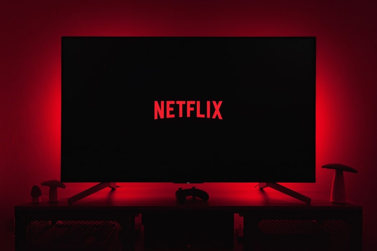 넷플릭스, 저렴한 대신 광고 나오는 요금제 2023년 출시한다