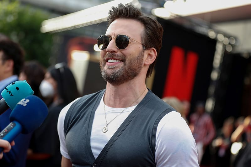 Wrist Check: 크리스 에반스 & IWC 파일럿 워치 크로노그래프