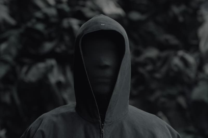 오늘부터 칸예 웨스트 x 갭 이지 갭 상품을 입어보고 살 수 있다, 카니예 웨스트, 갭, 뉴욕, 타임스퀘어