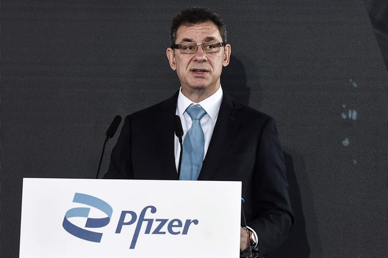 백신 4차까지 맞은 화이자 CEO, 코로나19 양성 판정 후 반응은?