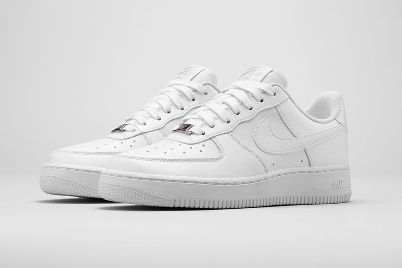 드디어 '공홈 구매' 가능, 나이키 에어 포스 1 '화이트' 재입고