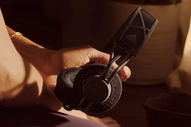 빛을 받으면 자동 충전되는 헤드폰이 국내 출시된다