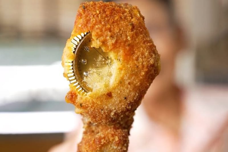 베니 블랑코가 자신의 시계로 '롤렉스 튀김'을 만들었다