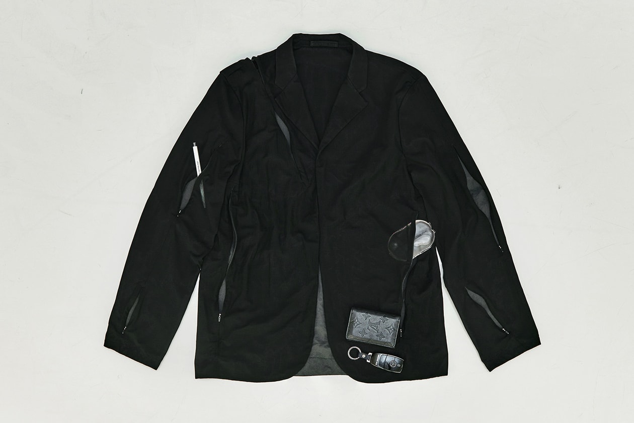 Essentials: 포스트 아카이브 팩션 임동준, 오프 화이트, 루이 비통, 나이키, 톰 삭스, PAF, 롤렉스, 브라운, 소니, 비트라, 야시카, 젠하이저, 메르세데스 벤츠