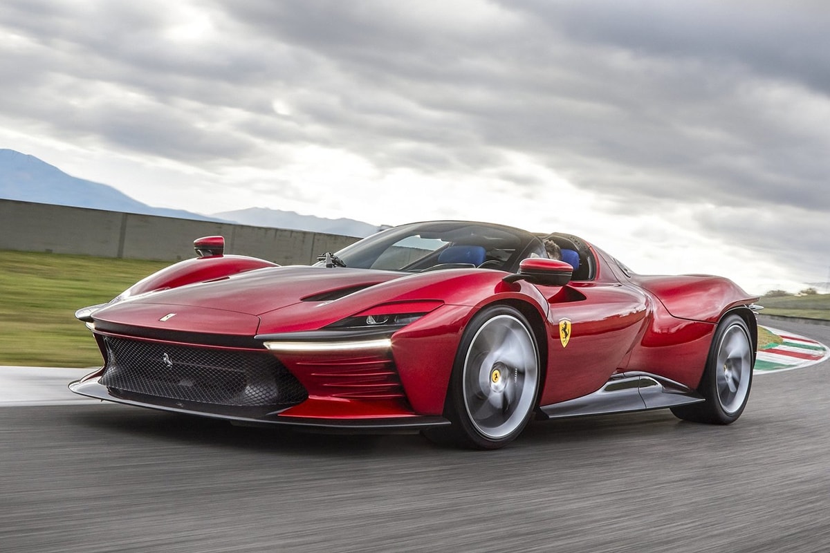 페라리 vs 람보르기니, 이탈리안 슈퍼카의 최강자는?, 엔초 페라리, 데이토나 SP3, 시안 FKP 37, 페루치오 람보르기니, 포뮬러 1, F1, 자동차 브랜드