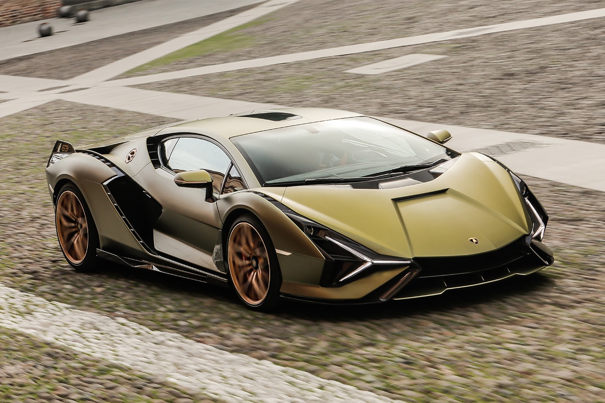 페라리 vs 람보르기니, 이탈리안 슈퍼카의 최강자는?, 엔초 페라리, 데이토나 SP3, 시안 FKP 37, 페루치오 람보르기니, 포뮬러 1, F1, 자동차 브랜드