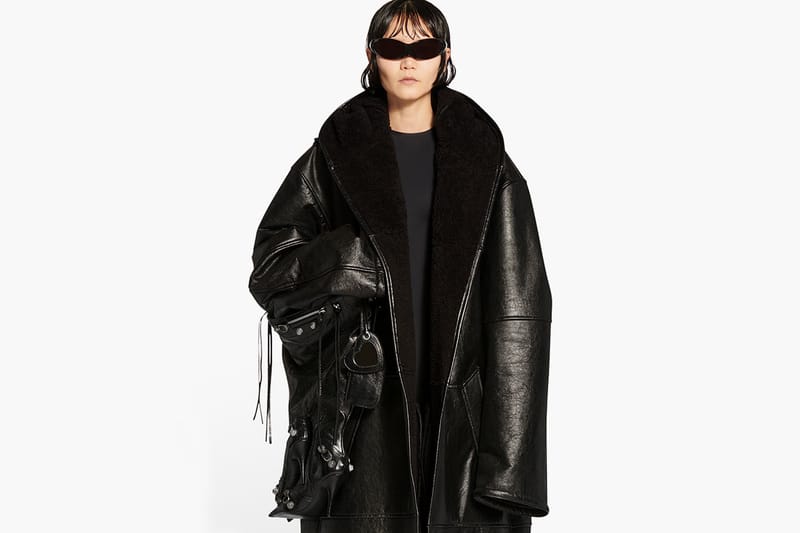 버섯으로 만든 가죽, 발렌시아가 맥시 후디드 랩 코트 출시