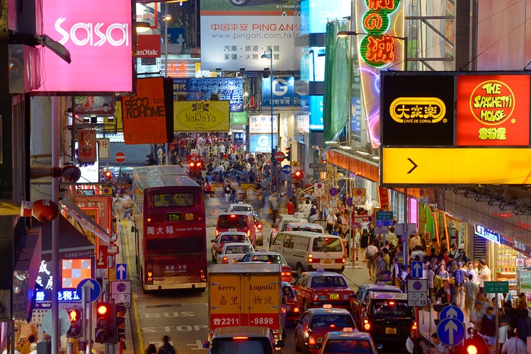 홍콩, 관광객 유치 위해 무료 항공권 50만 장 배포한다