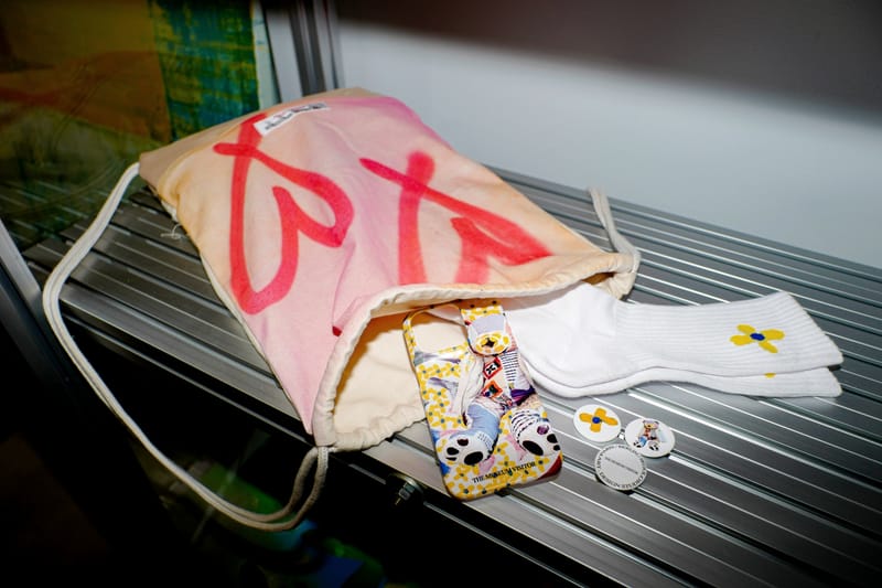 KT x 더 뮤지엄 비지터, 협업 굿즈 에디션 4종 발매