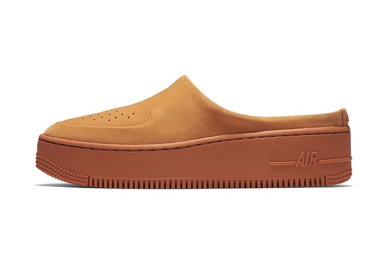 나이키, 세 가지 컬러의 '에어 포스 1 뮬' 출시하다