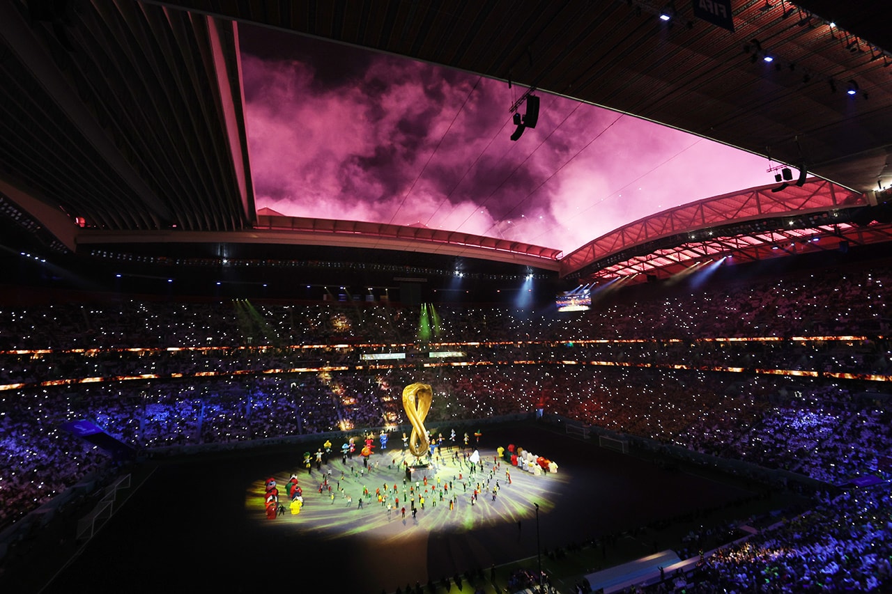 ‘2022 카타르 월드컵’ 개막식에서 제공된 선물 꾸러미 내용물은?