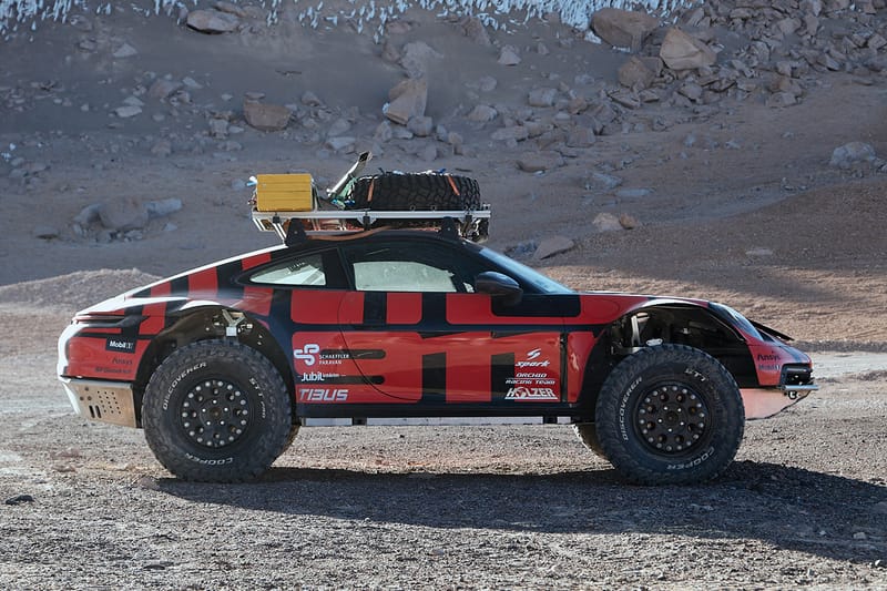 극강의 오프로더로 재탄생한, 포르쉐 911 주행 영상 감상하기