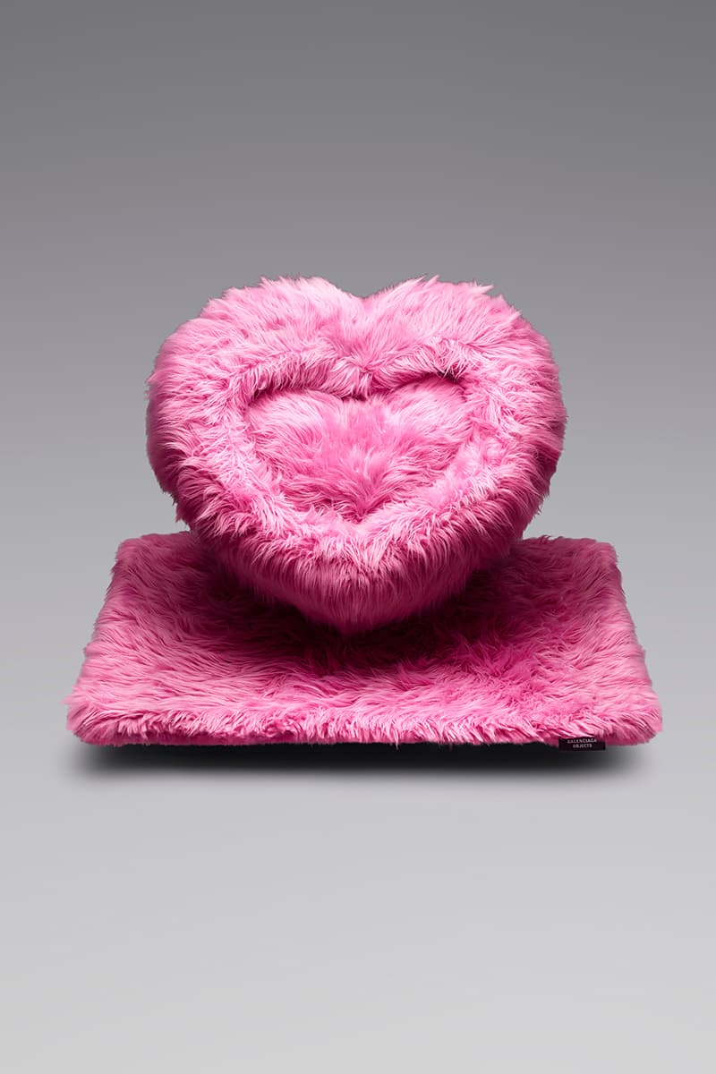 발렌시아가, 다양한 일상용품으로 채워진 '오브제' 컬렉션 출시, 선물, 반려동품용품, 애완동물용품