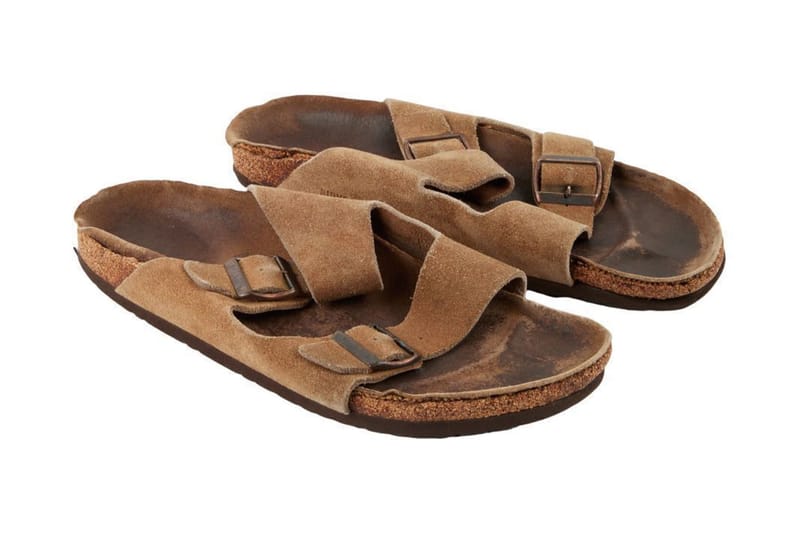 스티브 잡스의 낡은 버켄스탁 샌들이 2억9천만 원에 팔렸다