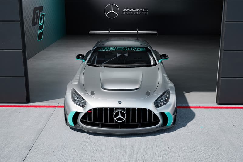 AMG의 최신형 레이싱카, ‘메르세데스-AMG GT2’ 공개, 메르세데스-벤츠, 삼각별 로고