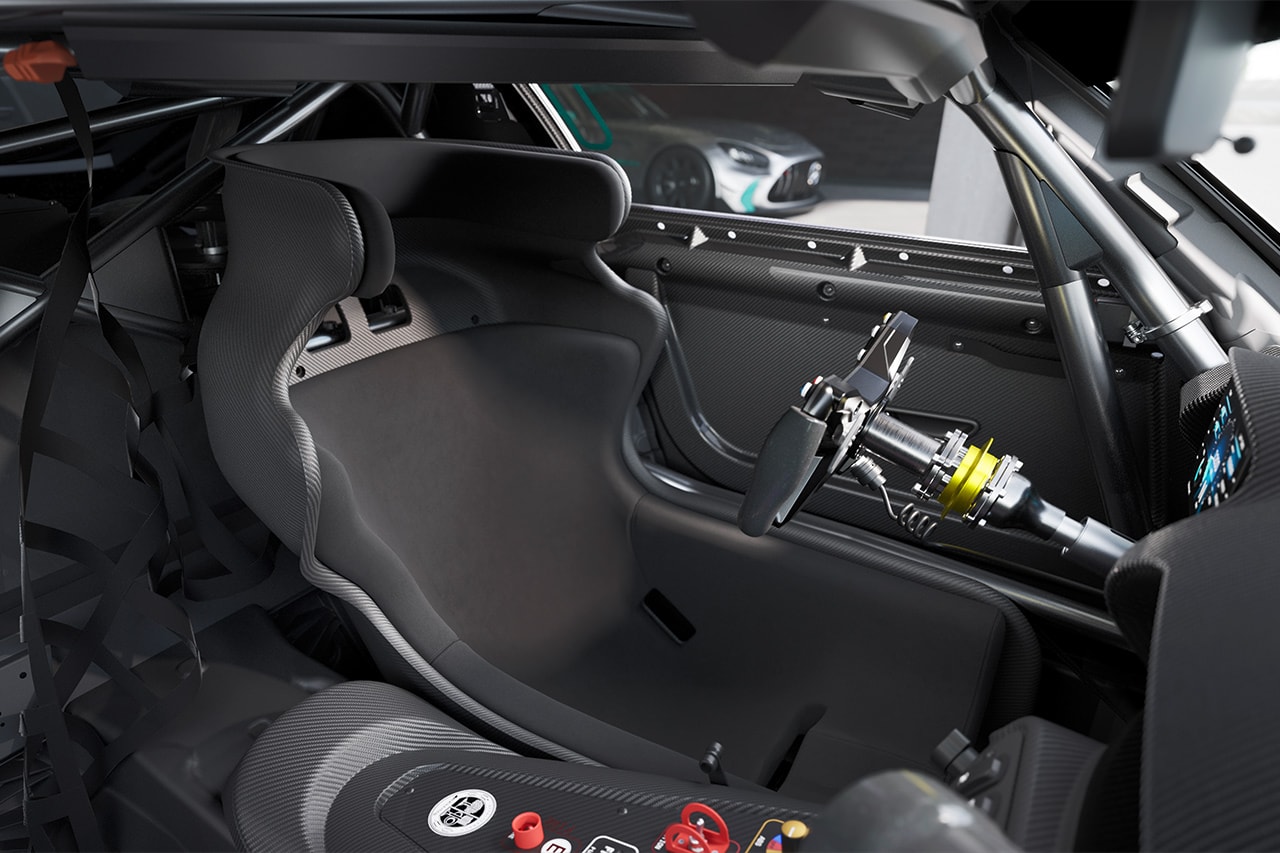 AMG의 최신형 레이싱카, ‘메르세데스-AMG GT2’ 공개, 메르세데스-벤츠, 삼각별 로고