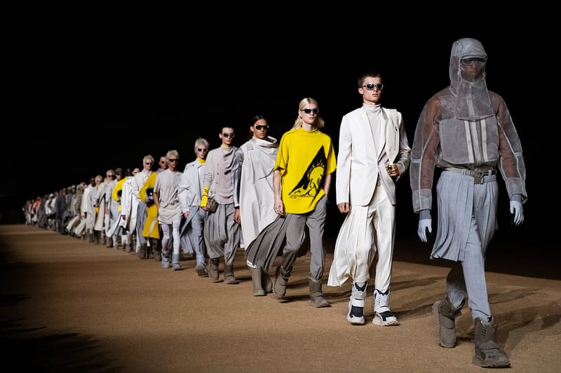 킴 존스의 디올 2023 프리폴 컬렉션 런웨이 살펴보기