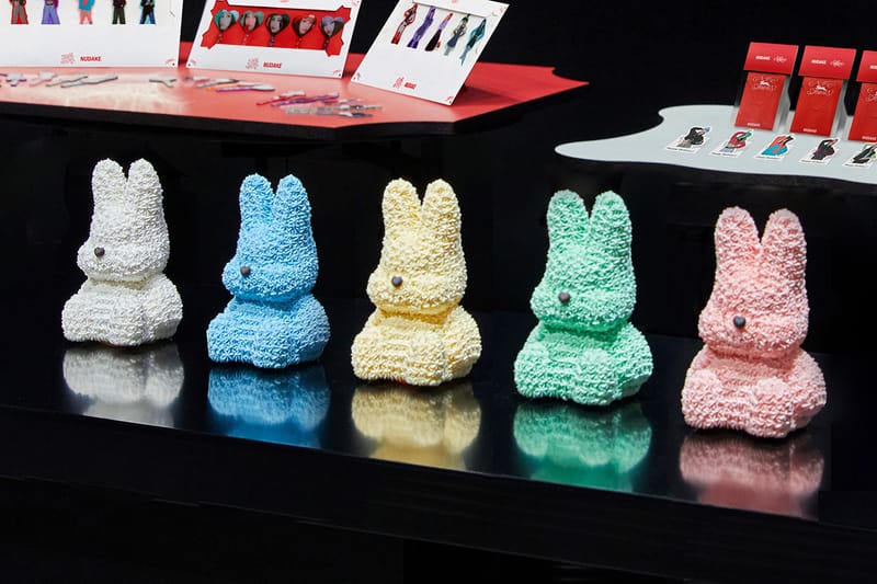 거대 토끼 케이크 등장, 뉴진스 x 누데이크 팝업 스토어 들여다보기