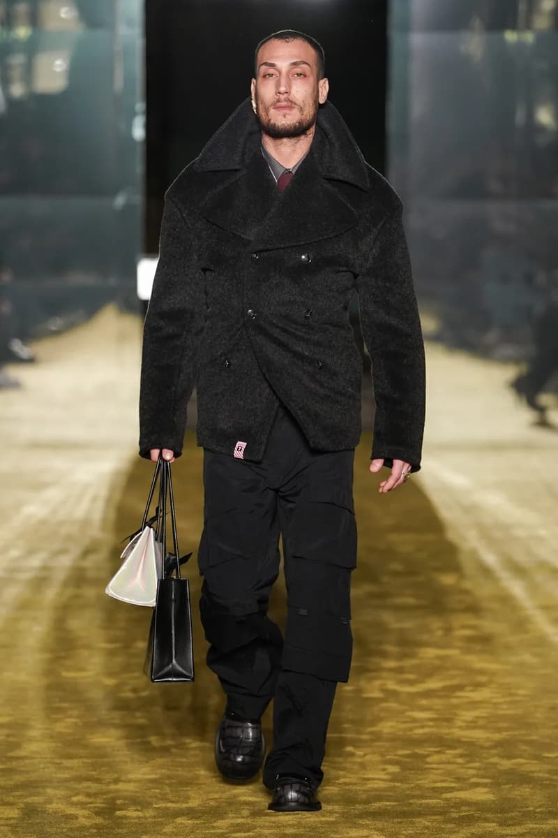 영국과 이탈리아의 멋을 결합한 마틴 로즈 2023 FW 컬렉션 런웨이, 나이키, 샥스, 레이브