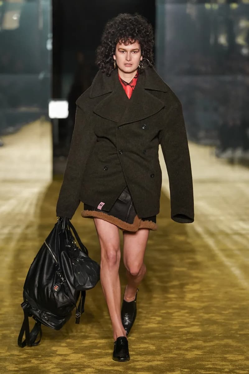 영국과 이탈리아의 멋을 결합한 마틴 로즈 2023 FW 컬렉션 런웨이, 나이키, 샥스, 레이브