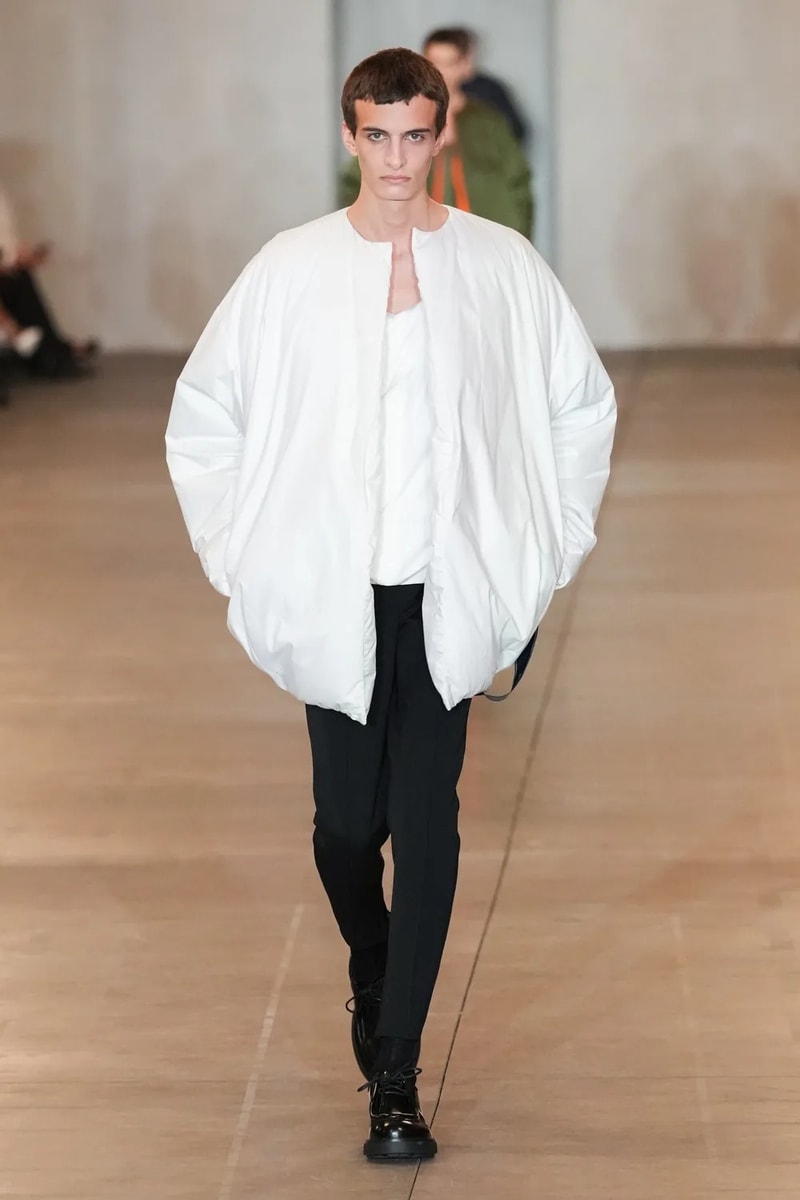 프라다의 2023 FW ‘LET'S TALK ABOUT CLOTHES’ 남성복 컬렉션 공개, 미우치아 프라다, 라프 시몬스