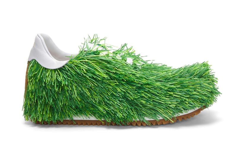 로에베, 어마어마한 가격의 잔디 스니커 출시