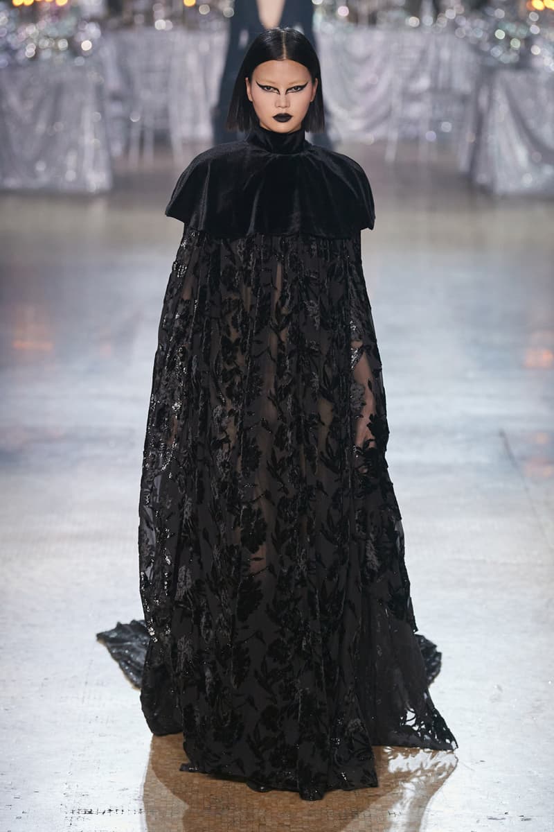 ‘WWD’ 선정 2023 FW 컬렉션 톱 10, 로에베, 루이비통, 알렉산더 맥퀸, 프라다, 보테가 베네타, 톰 브라운, 시몬 로샤, 로다르테, 사카이