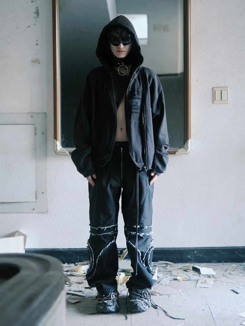 코스트 퍼 킬로의 2023SS 컬렉션 공개, 데님, 그런지