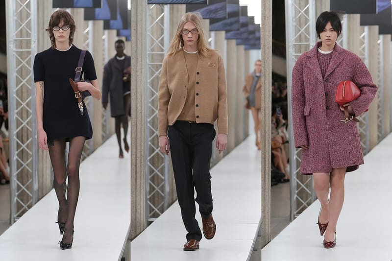 파리 패션위크 미우미우 2023 FW 컬렉션 런웨이