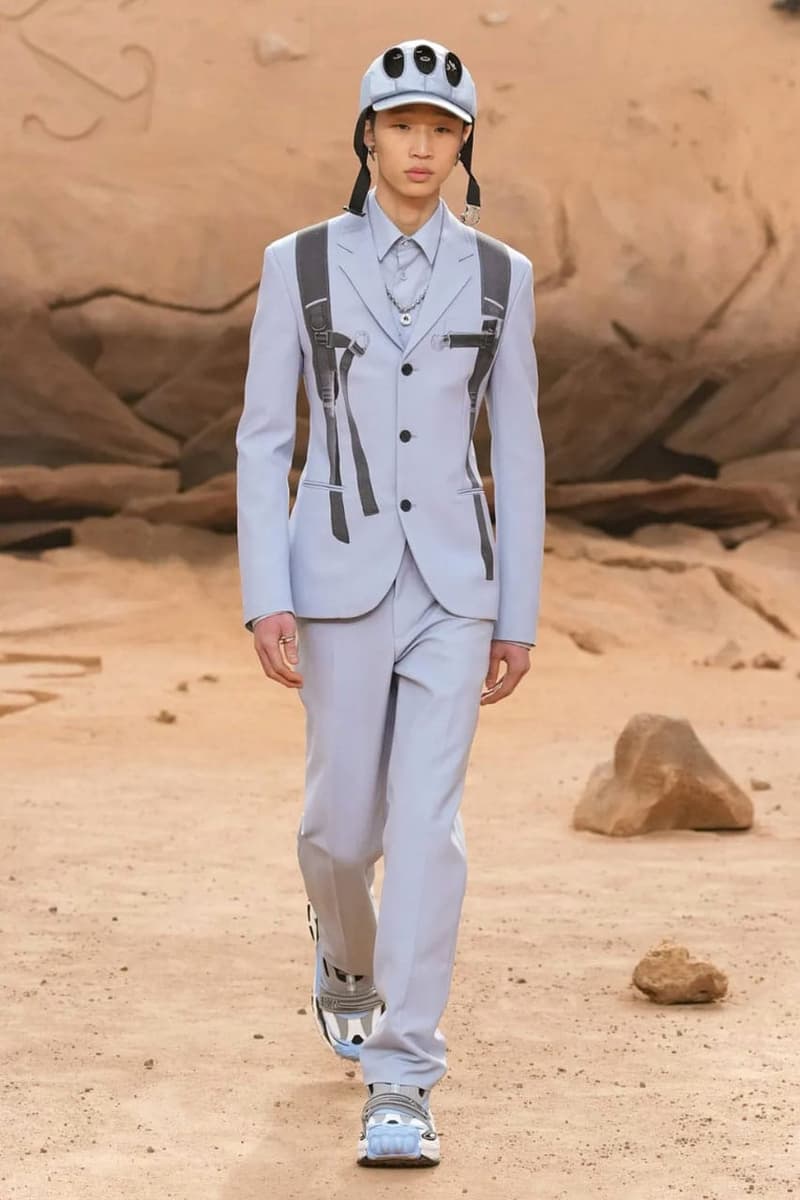 오프 화이트 2023 가을, 겨울 컬렉션 ‘루나 딜리버리’, 오프 화이트, 버질 아블로, 이브라힘 카마라, 럭셔리 브랜드, 하이엔드 스트리트웨어를, 루나 딜리버리, 2023FW, 파리 패션위크, 나오미 캠벨, 수주, 버질 아블로 디자인, 아프로 퓨처