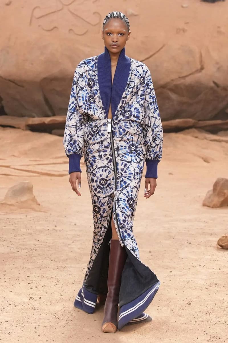오프 화이트 2023 가을, 겨울 컬렉션 ‘루나 딜리버리’, 오프 화이트, 버질 아블로, 이브라힘 카마라, 럭셔리 브랜드, 하이엔드 스트리트웨어를, 루나 딜리버리, 2023FW, 파리 패션위크, 나오미 캠벨, 수주, 버질 아블로 디자인, 아프로 퓨처