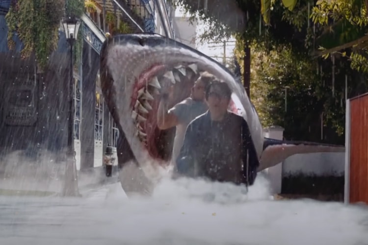 ‘역사상 최악의 영화’를 만든 감독의 신작 예고편이 공개됐다