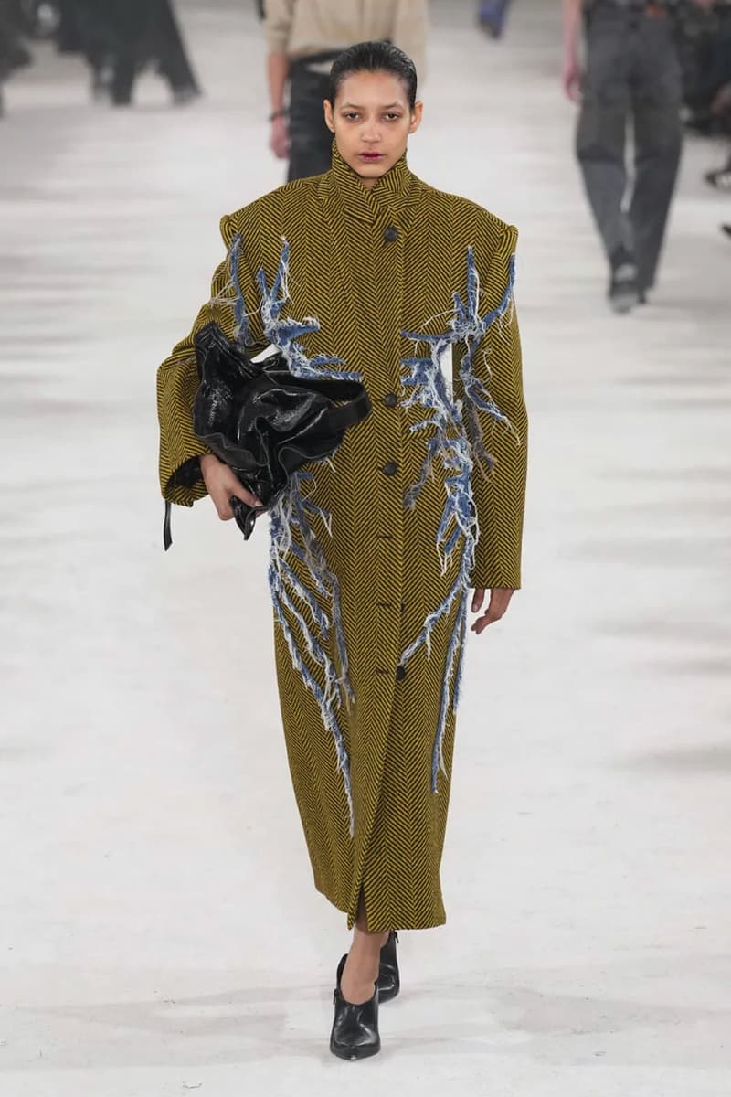 데님의 매력을 적극 활용한 와이/프로젝트 2023 FW 컬렉션 공개, 와이 프로젝트, 글렌 마틴스