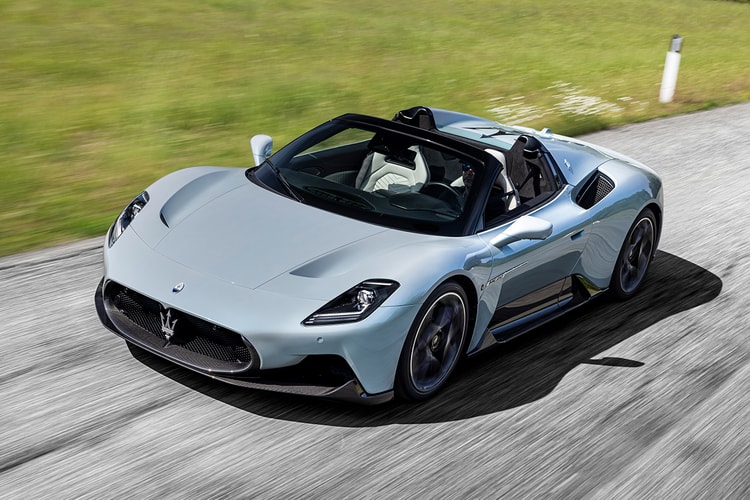 마세라티 슈퍼 컨버터블 카 MC20 첼로 출시