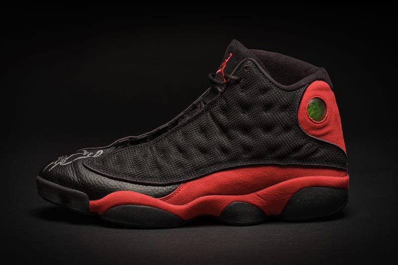 마이클 조던이 ‘라스트 댄스’ 당시 착용한 스니커가 사상 최고 거래가에 낙찰됐다