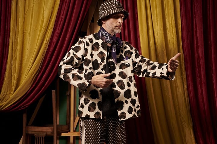 니들스와 사스콰치패브릭스의 최신 협업 캡슐 살펴보기