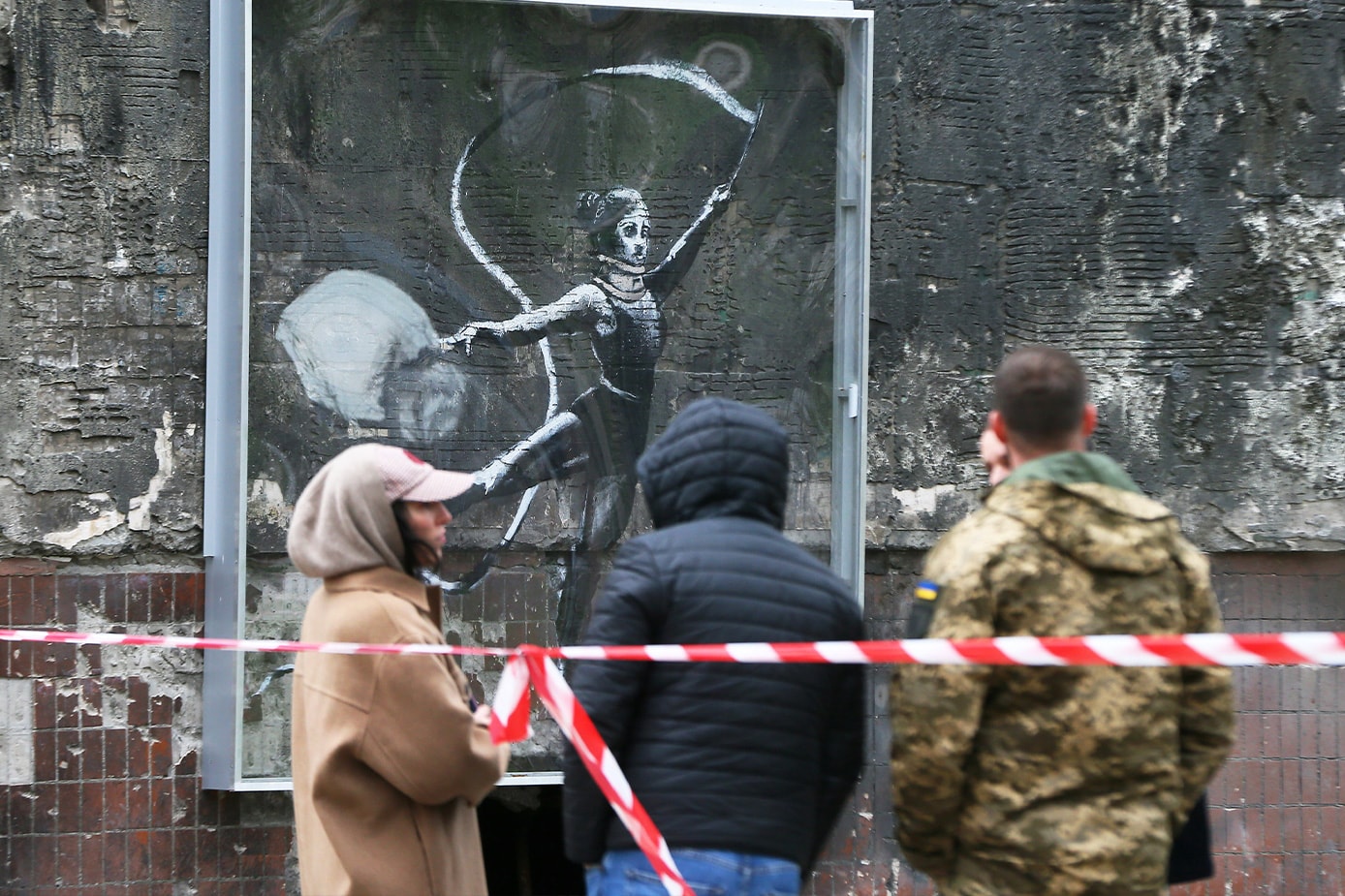 우크라이나, 훼손된 건물에 그려진 뱅크시의 벽화 보존한다, 키이우, 이르핀, 보로댠카, 젤렌스키
