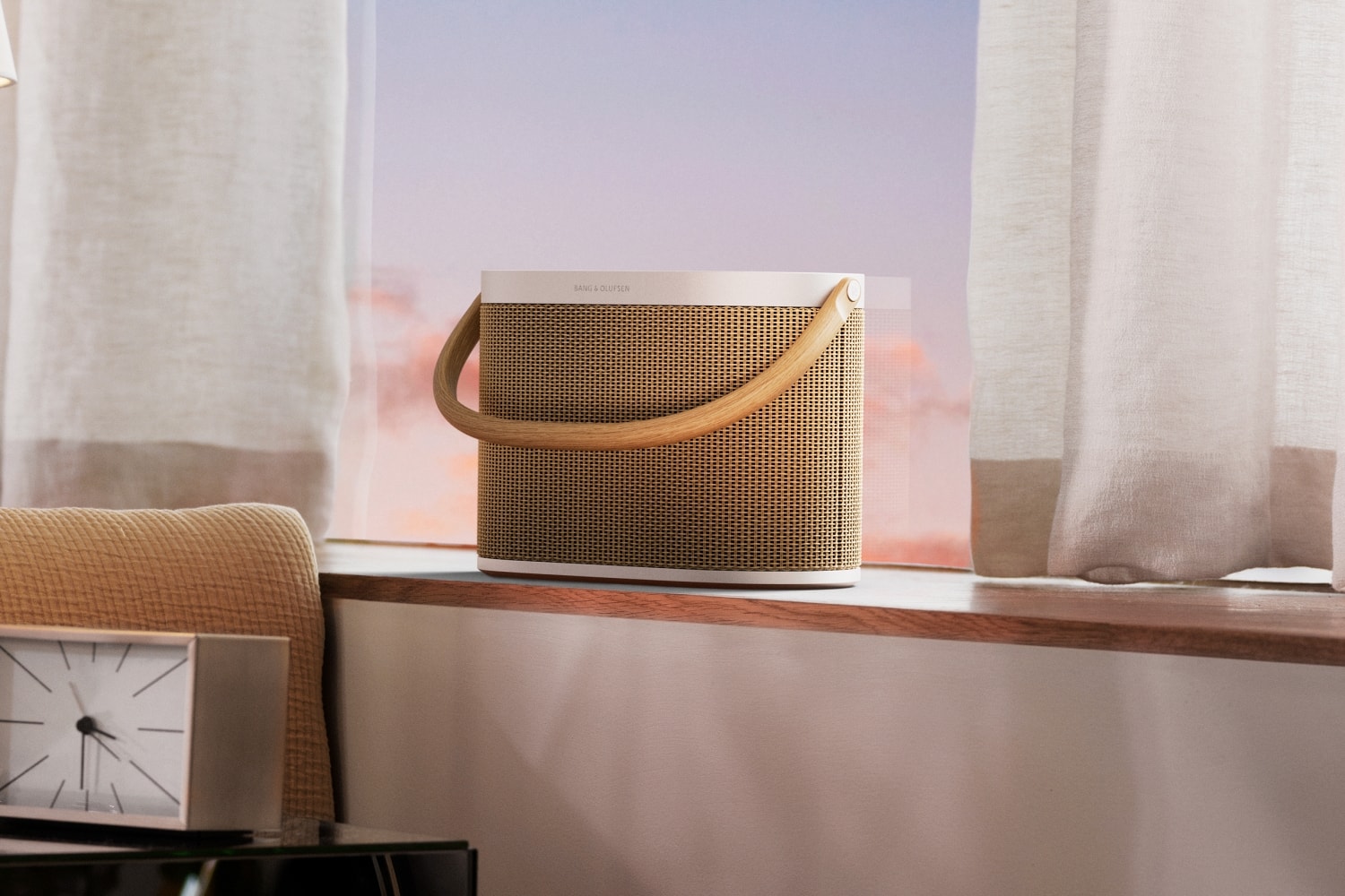 뱅앤올룹슨, 하이엔드 포터블 스피커 ‘베오사운드 A5’ 출시 Bang & Olufsen beosound portable speaker release