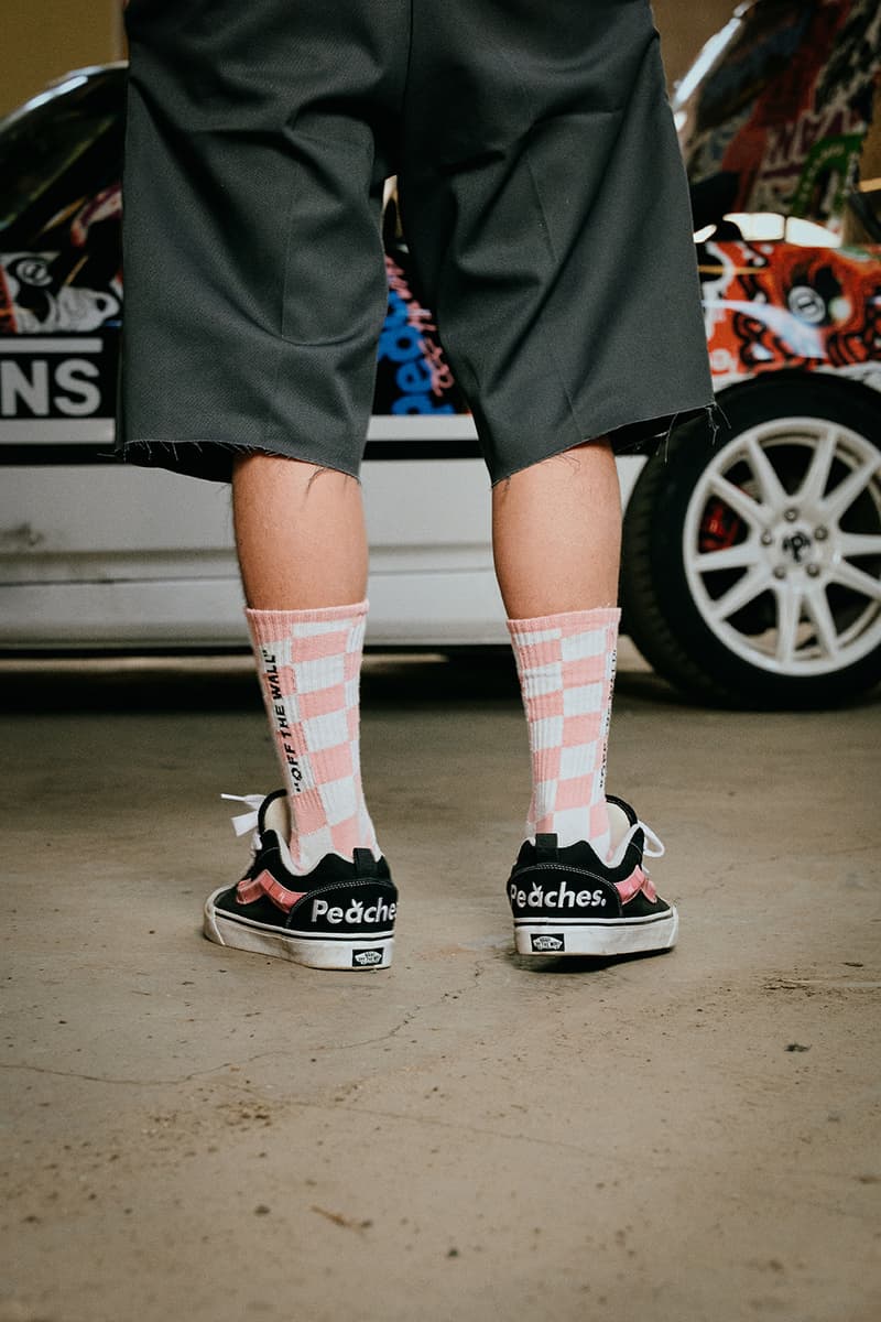 반스 x 피치스 협업 ‘스티커 바밍’ 테마 컬렉션 출시 vans peaches collaboration collection sticker bombing