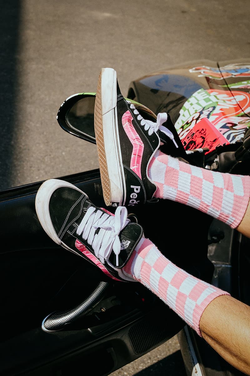 반스 x 피치스 협업 ‘스티커 바밍’ 테마 컬렉션 출시 vans peaches collaboration collection sticker bombing