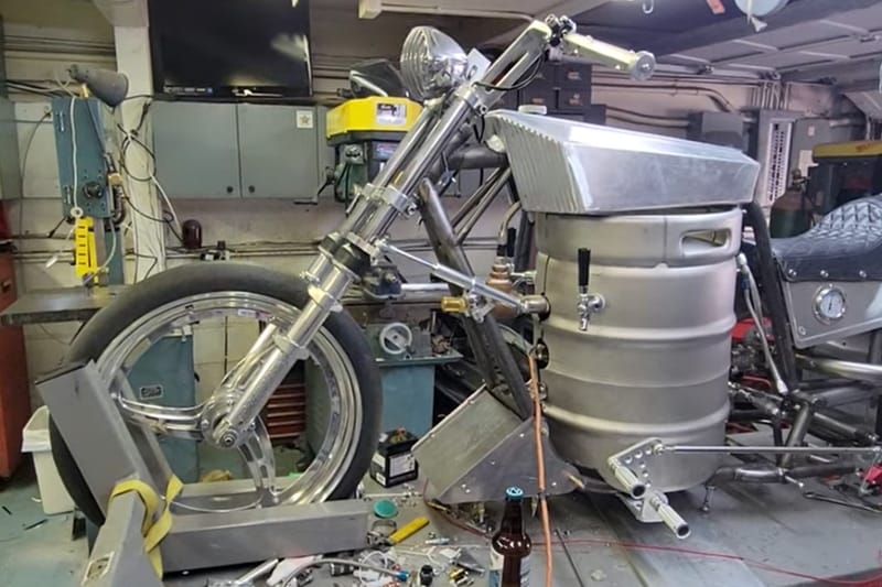 맥주로 가는 오토바이가 발명됐다