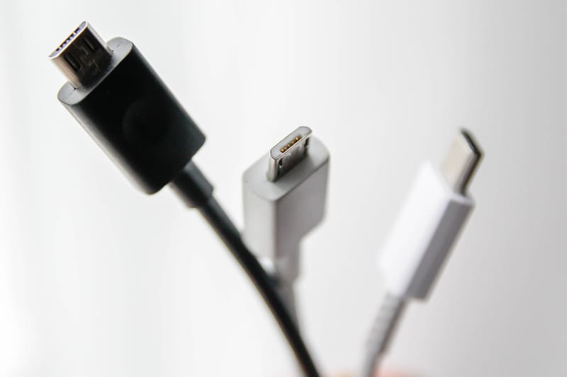 아이폰, USB-C 탑재하더라도 EU에서 판매 금지당할 수 있다?