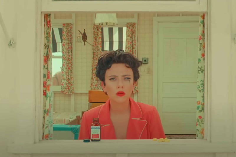 웨스 앤더슨 신작 ‘애스터로이드 시티’의 소품이 런던에서 전시된다