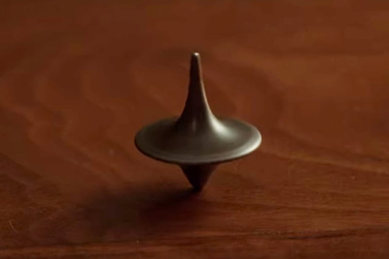 크리스토퍼 놀란이 밝힌 ‘인셉션’ 마지막 장면의 의도는?