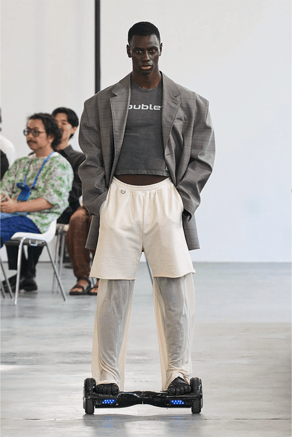 더블렛, 2024 SS 컬렉션 공개, doublet, 메타버스 패션, 메타 패션, 가상현실 패션, 가상패션, 이상한 패션, 이상한 런웨이, 기발한 런웨이, 괴짜 패션, 너드 패션, 발렌시아가 런웨이, 더블렛 런웨이, doublet 옷, 더블렛 구매