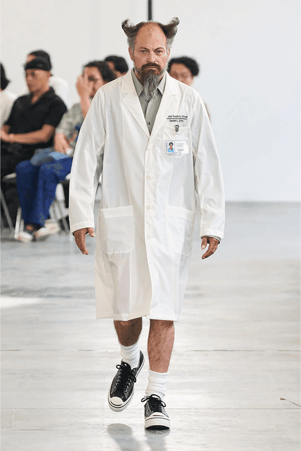 더블렛, 2024 SS 컬렉션 공개, doublet, 메타버스 패션, 메타 패션, 가상현실 패션, 가상패션, 이상한 패션, 이상한 런웨이, 기발한 런웨이, 괴짜 패션, 너드 패션, 발렌시아가 런웨이, 더블렛 런웨이, doublet 옷, 더블렛 구매